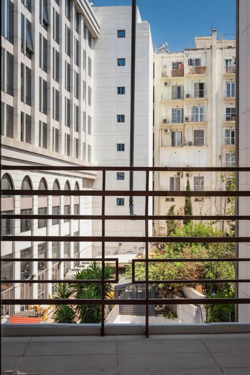 Image 5 of Elegant 2 BA close to metro station