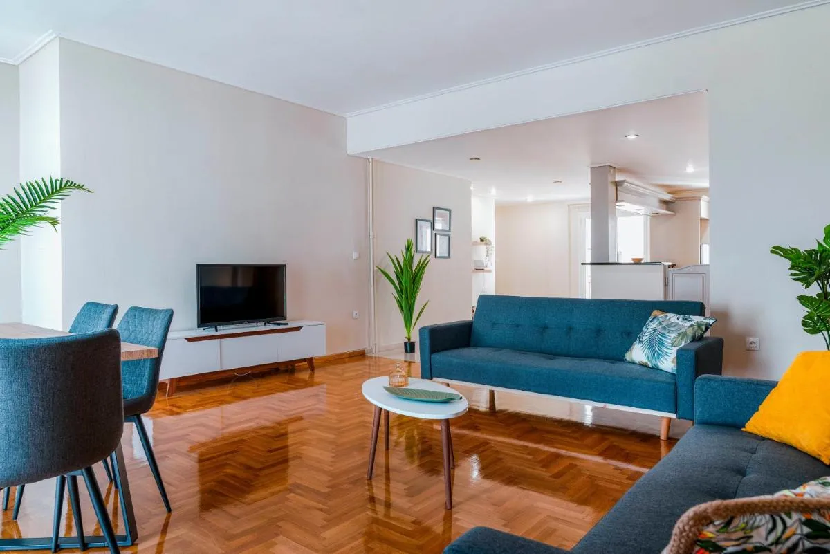 Image 4 of Elegant 2 BA close to metro station