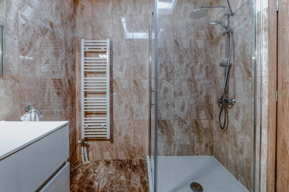 Image 1 of Elegant 2 BA close to metro station