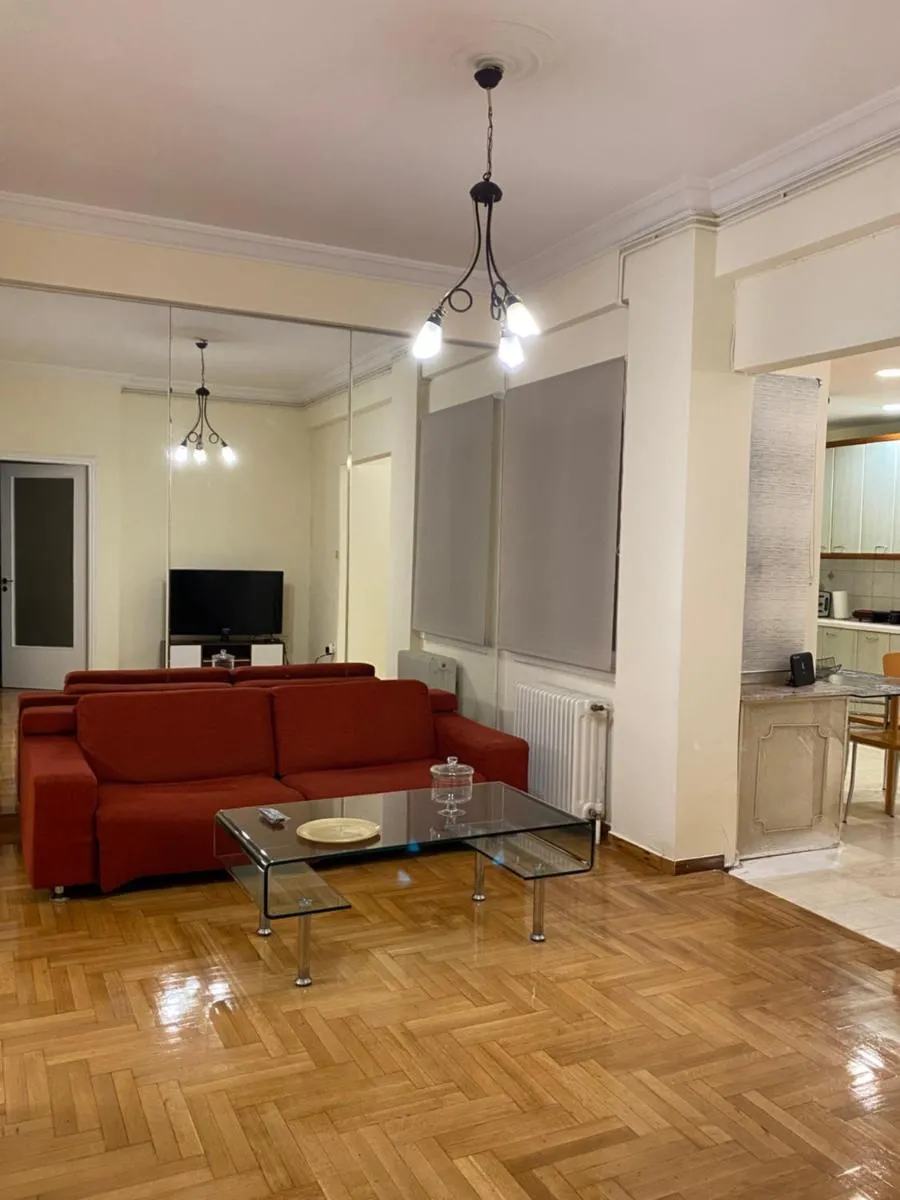 Image 4 of Elegant Apartment