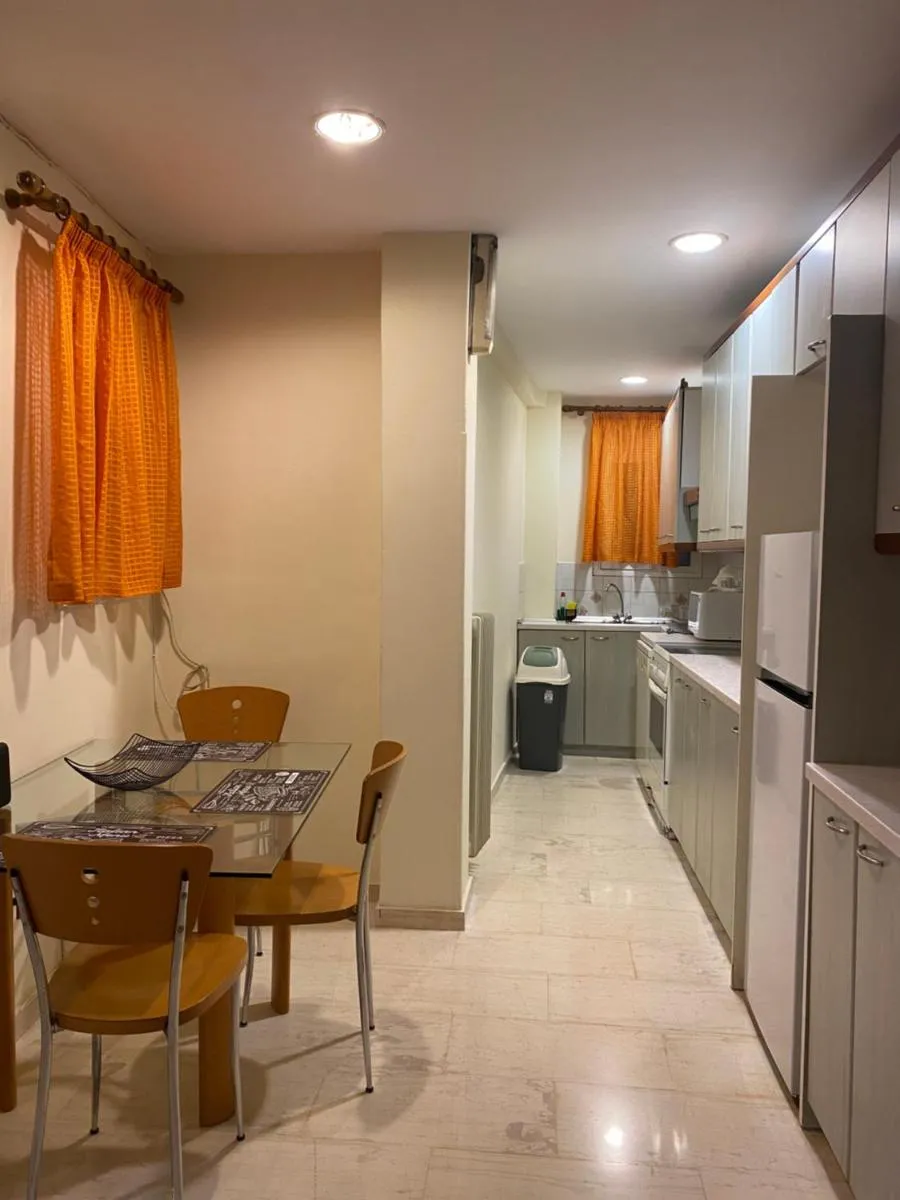 Image 3 of Elegant Apartment