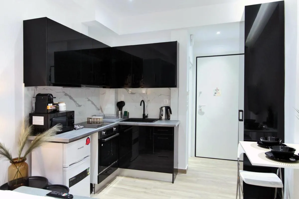 Image 2 of Elegant Dwelling