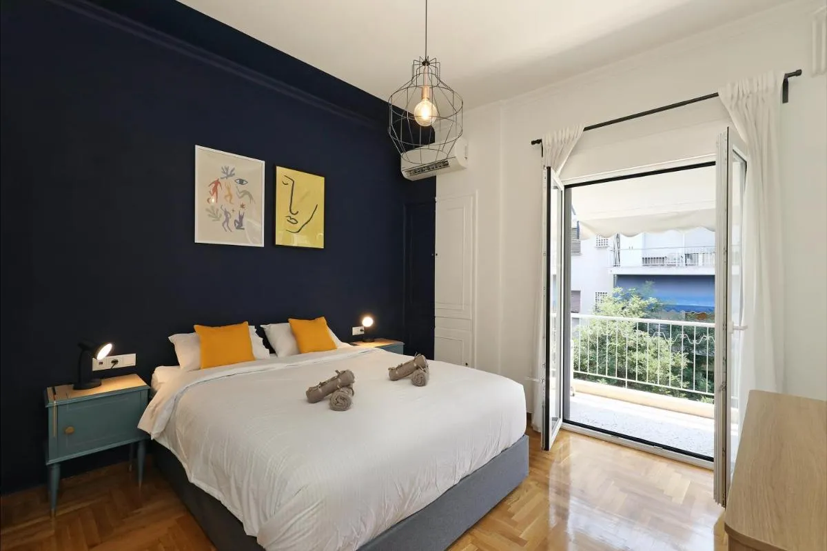 Image 1 of Elegant Living – Greecing