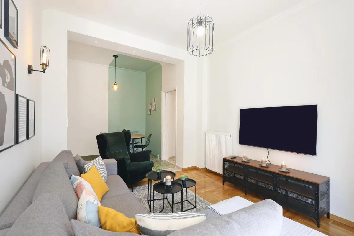 Image 4 of Elegant Living – Greecing