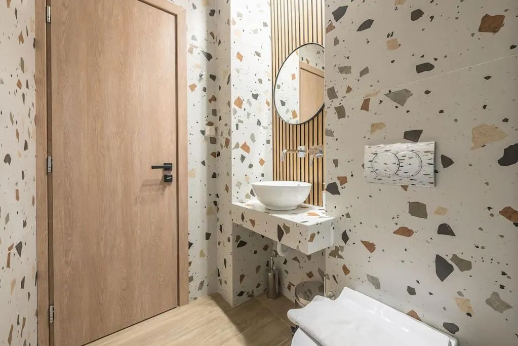 Image 2 of Elegant apartment in Athens