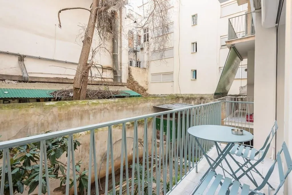 Image 5 of Elegant apartment in Athens