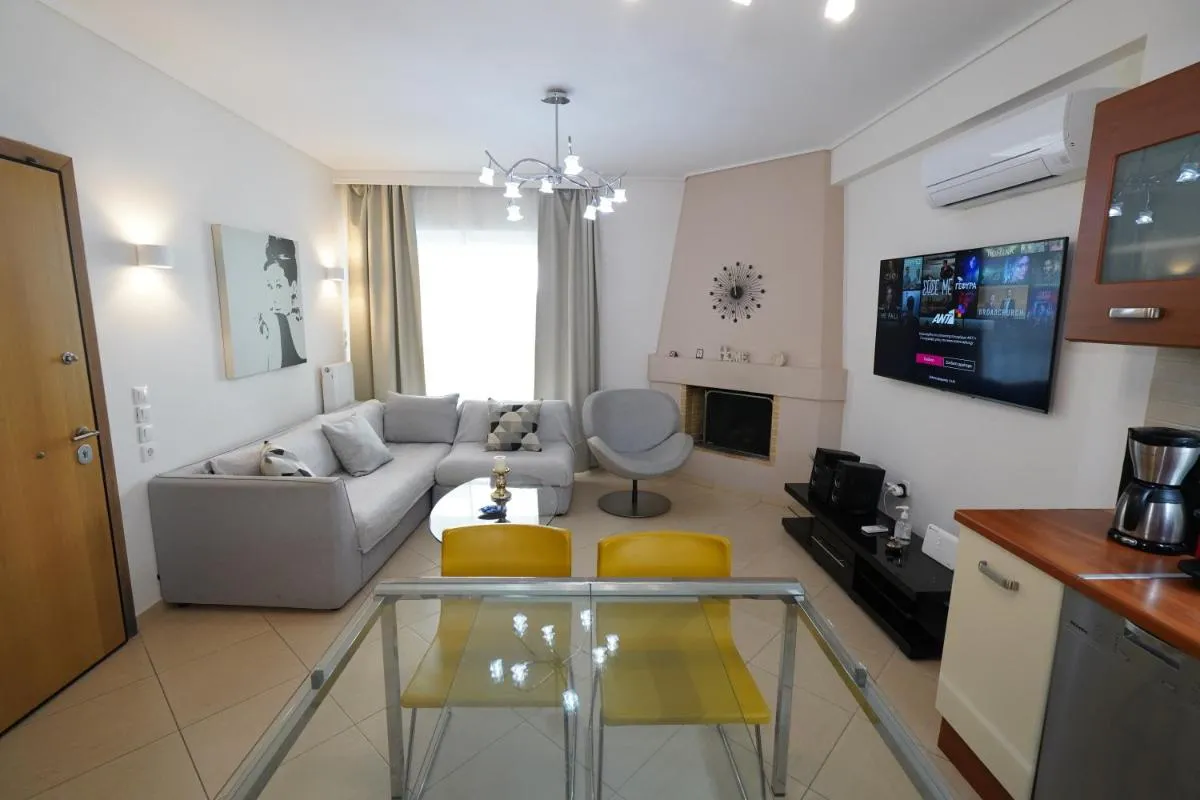 Image 4 of Garden Apartment next to the Mall -Private Parking