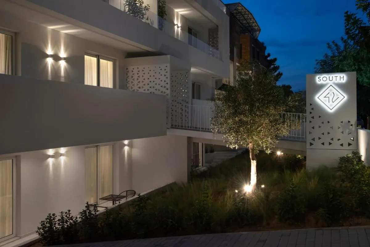 Image 4 of Glyfada South42