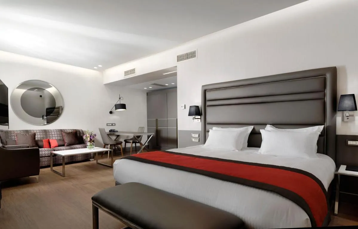 Image of Holiday Suites