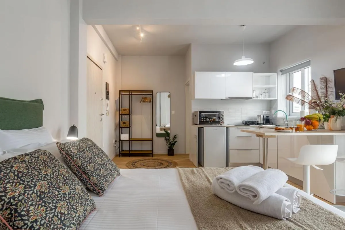 Image 3 of Holodek Apartments: Kallithea