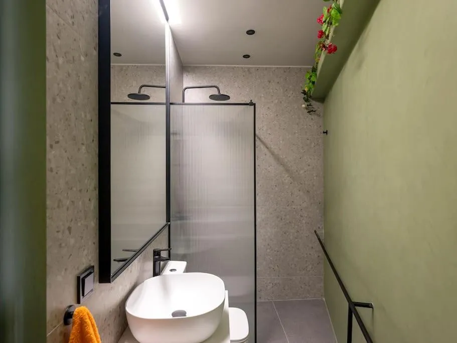Image 1 of Hoppersgr- Amazing apt in the heart of Athens – 3