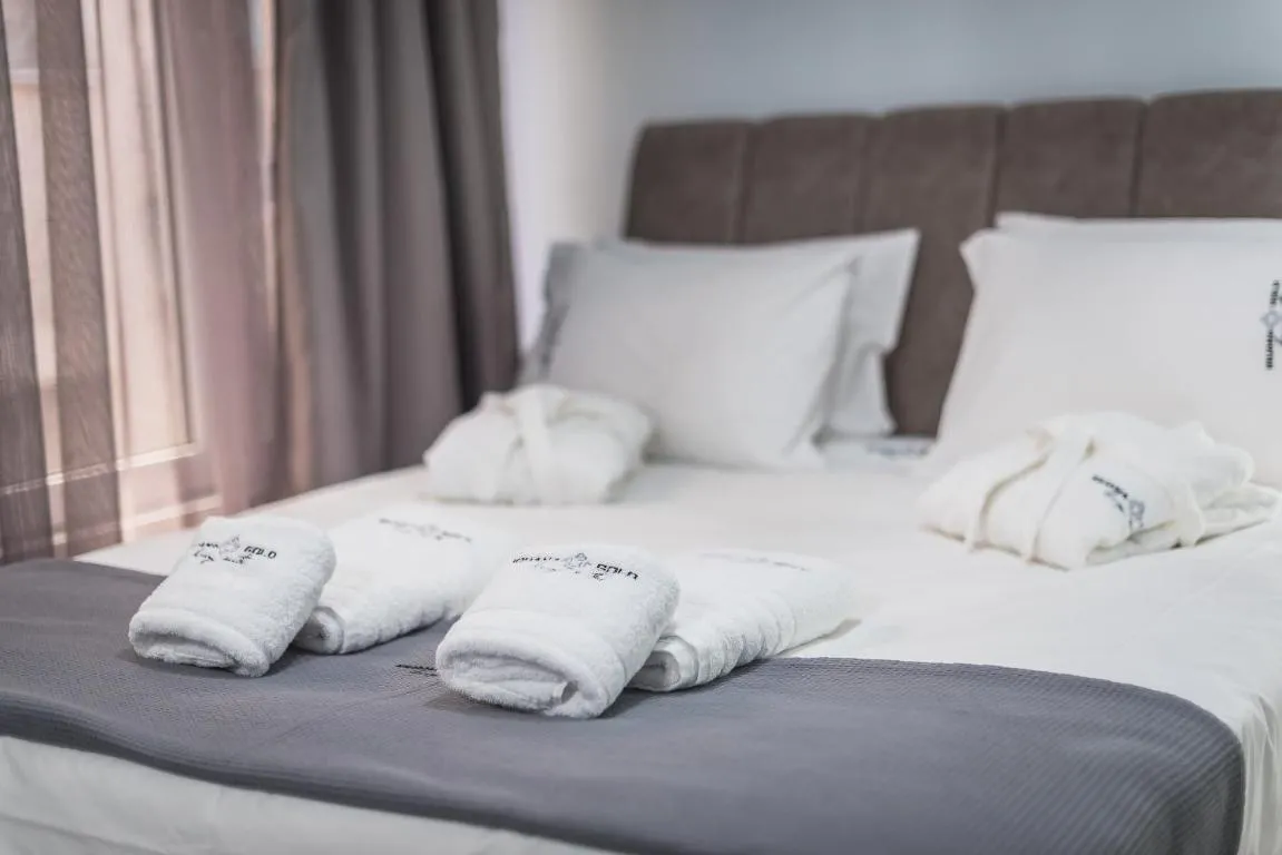 Image of Iguana Gold Luxury Suites 1min from Ermou str