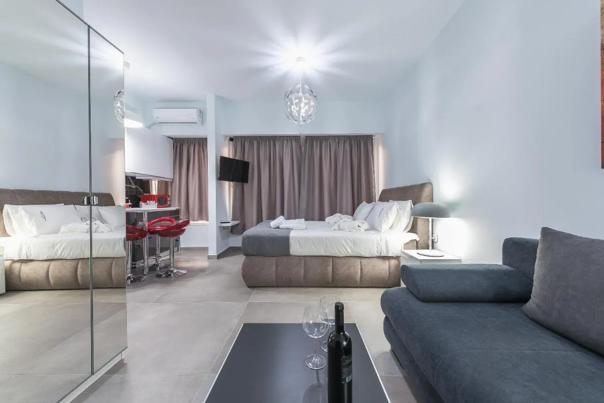 Image 1 of Iguana Gold Luxury Suites 1min from Ermou str