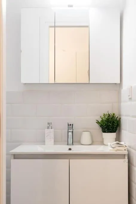 Image 4 of Intimate Studio-Apartment