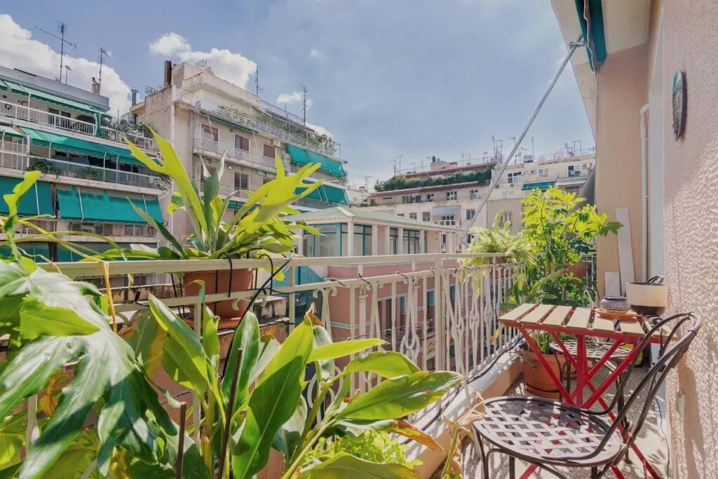 Image of Iphigenia 2 bedroom retro downtown apartment