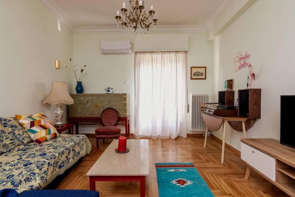 Image 4 of Iphigenia 2 bedroom retro downtown apartment