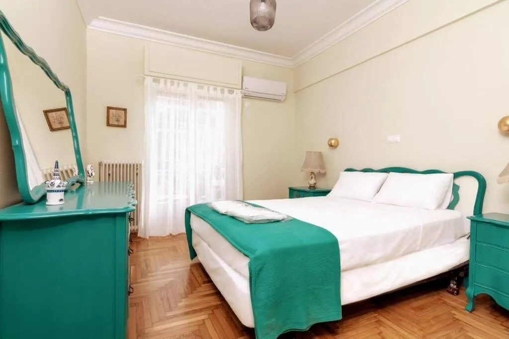 Image 1 of Iphigenia 2 bedroom retro downtown apartment