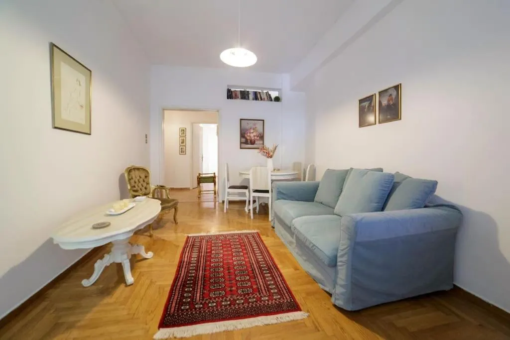 Image 3 of Iris Apartment