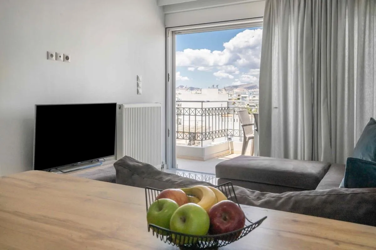 Image 4 of Lis153 by Smart Cozy Suites – Top Floors with Amazing City View – Available 24hr