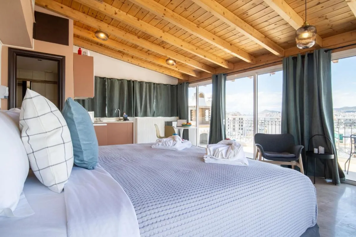 Image 6 of Lis153 by Smart Cozy Suites – Top Floors with Amazing City View – Available 24hr