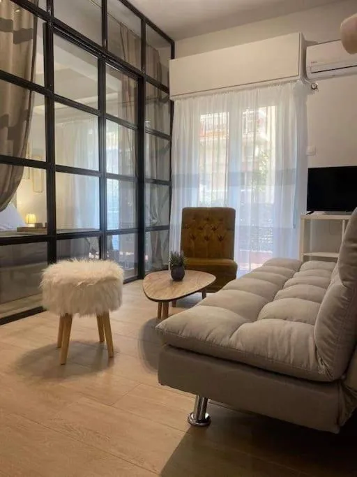 Image 4 of Lovely – AT017