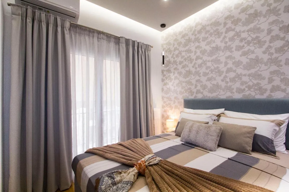 Image 2 of Luxurious apt near Ampelokipoi Metro station