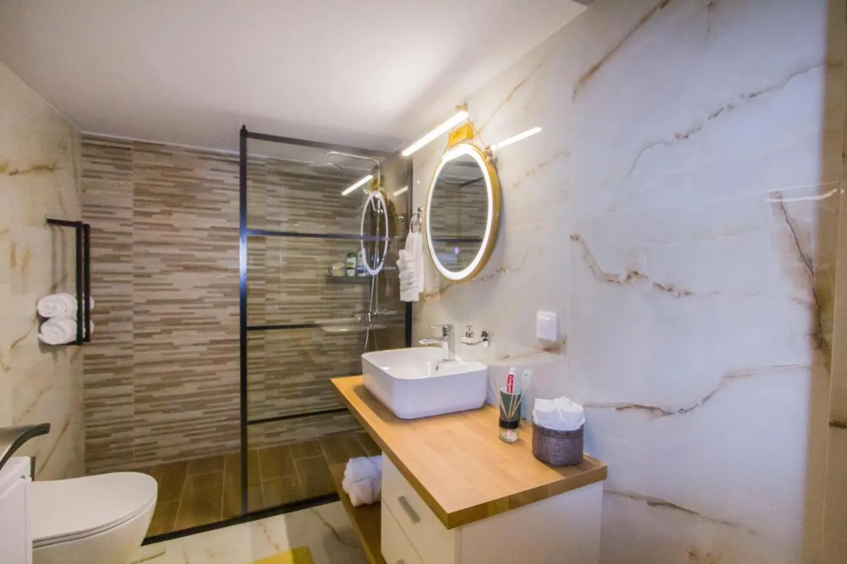 Image 6 of Luxurious apt near Ampelokipoi Metro station