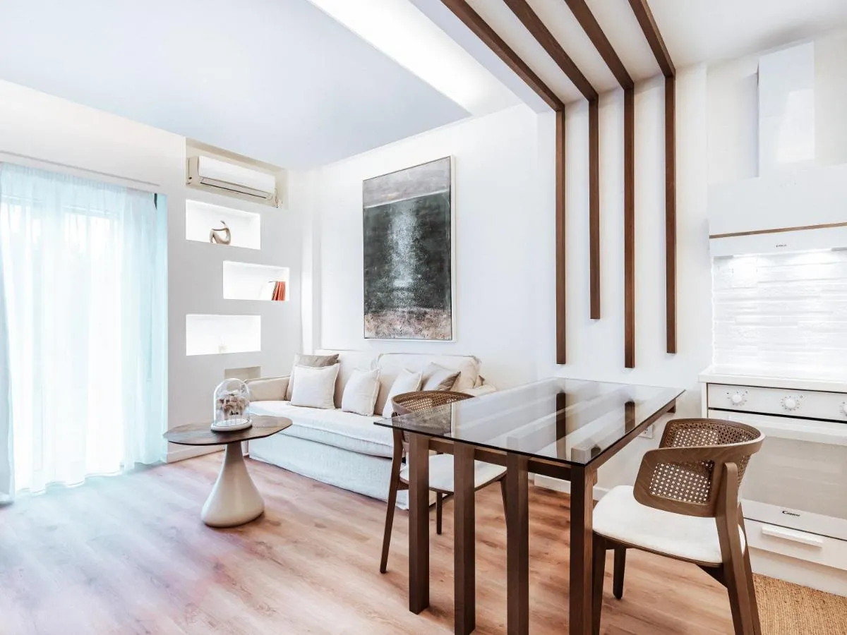 Image 2 of Luxury Apartment in the Heart of the City – 1BR