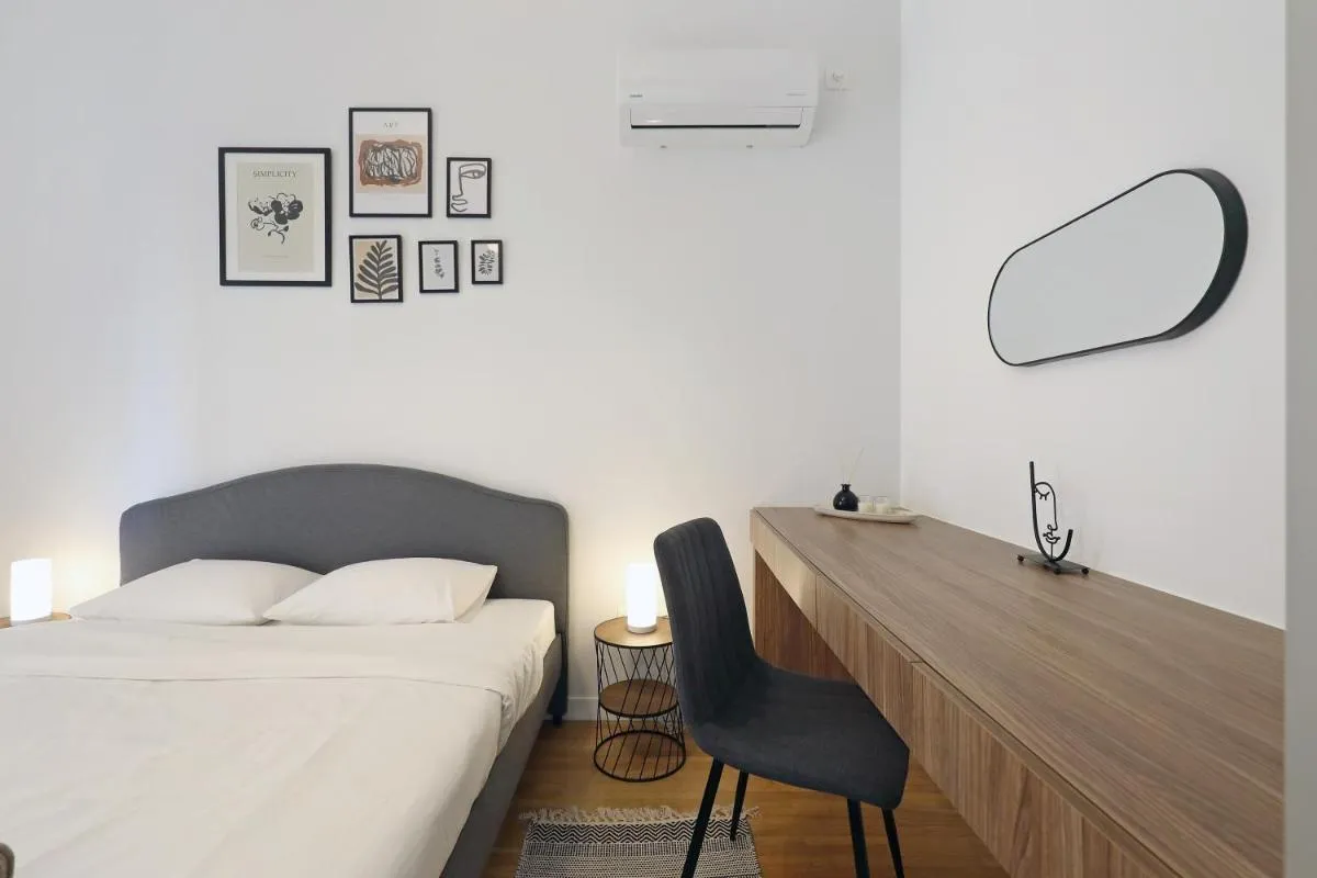 Image 5 of Luxury Living – Greecing