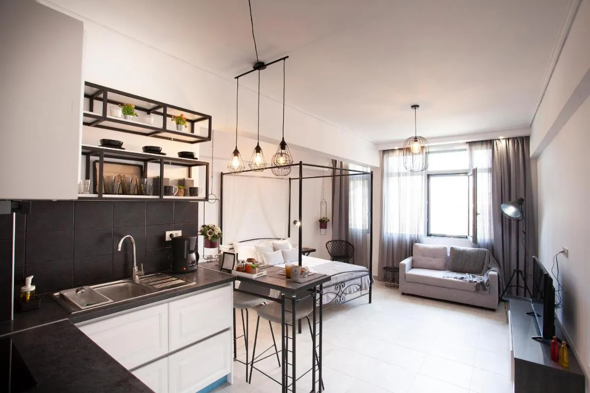 Image 3 of Luxury One Bedroom Aristophanes Apartment