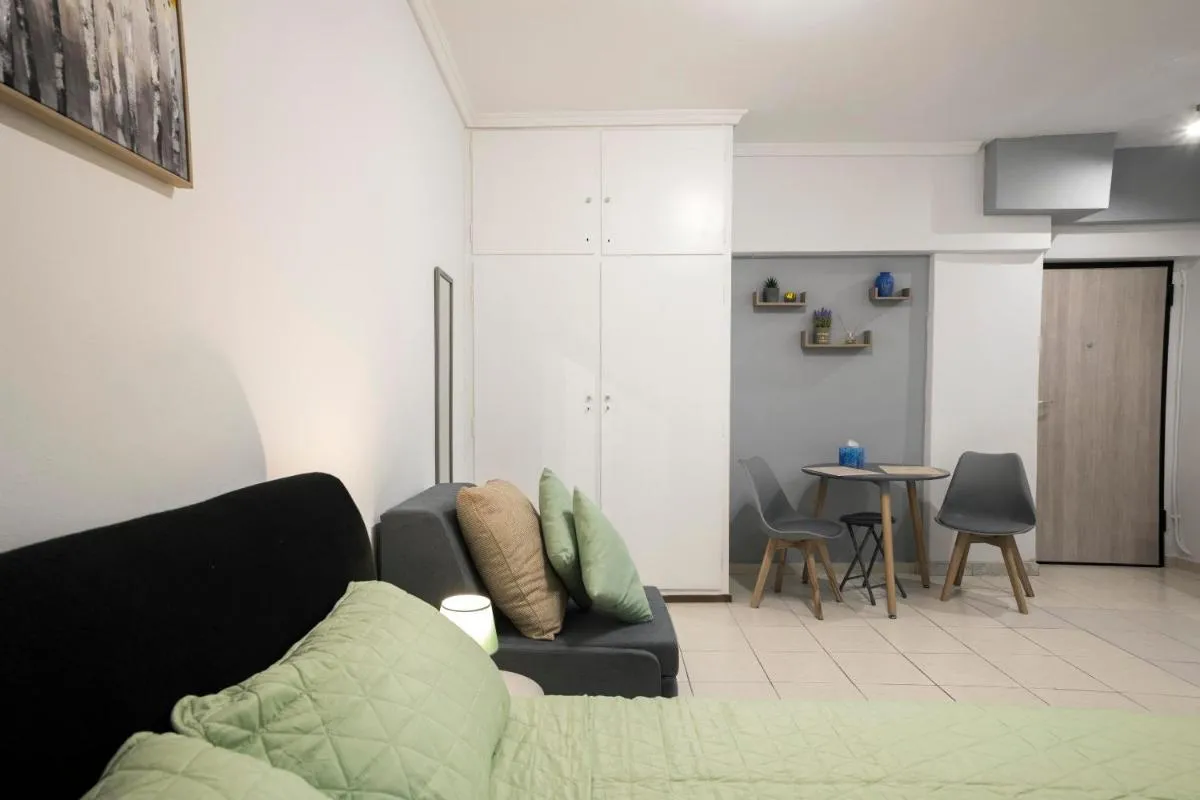 Image 2 of Megaro Moussikis semi-basement flat for 2 persons