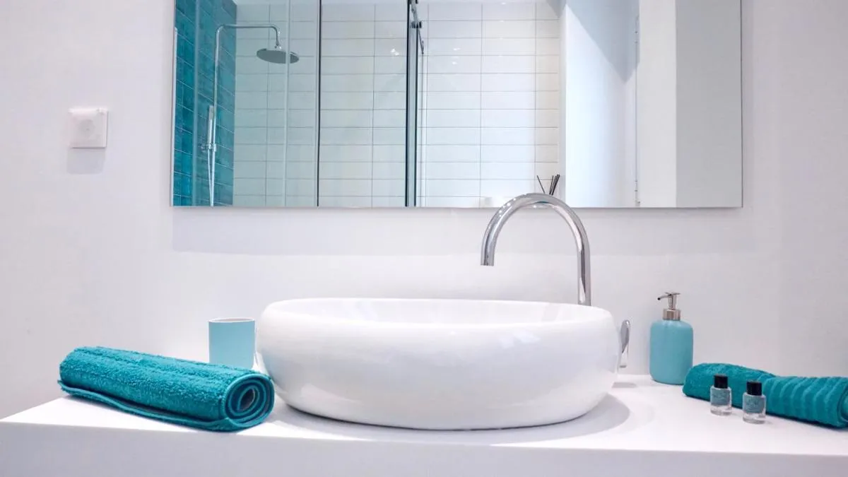 Image 5 of Minimal Fresh Design Apt in Athens