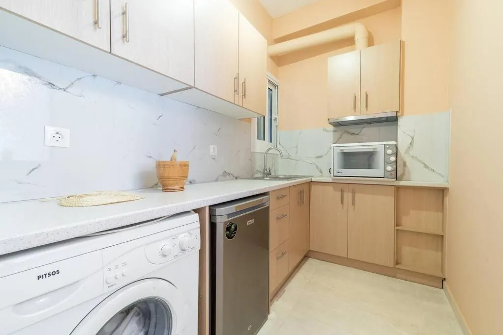 Image 3 of Modern African-inspired flat