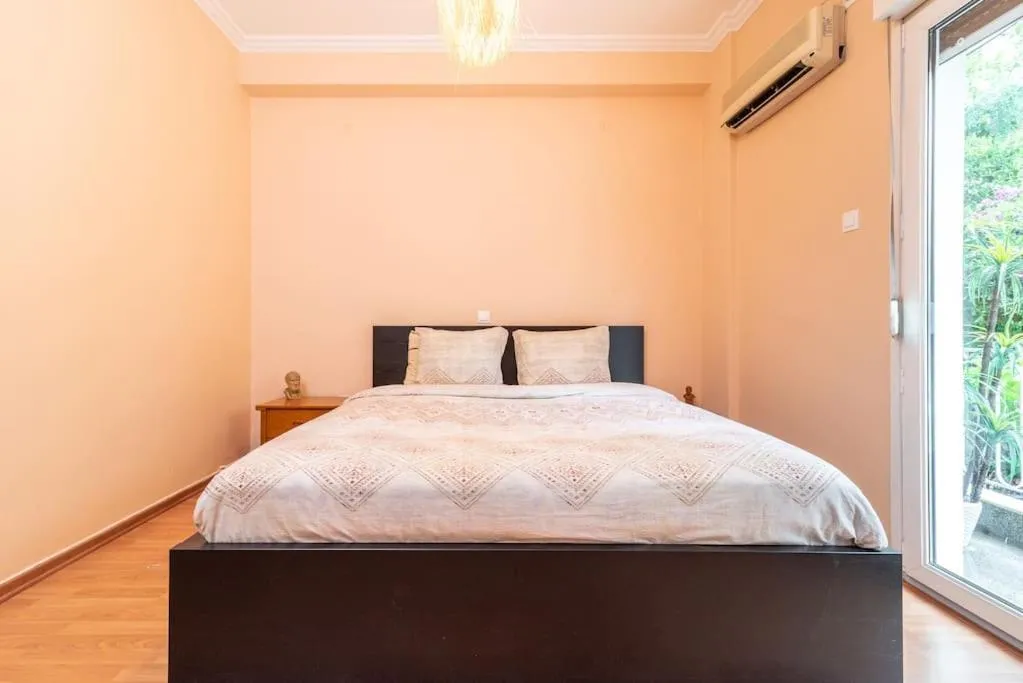 Image 6 of Modern African-inspired flat