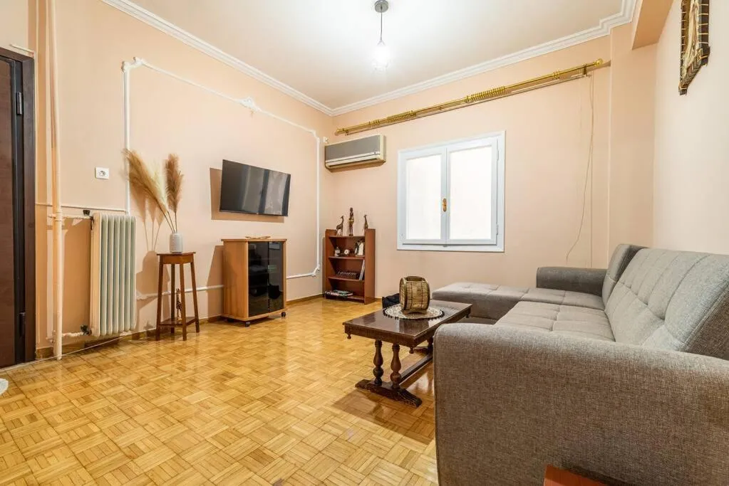 Image 4 of Modern African-inspired flat