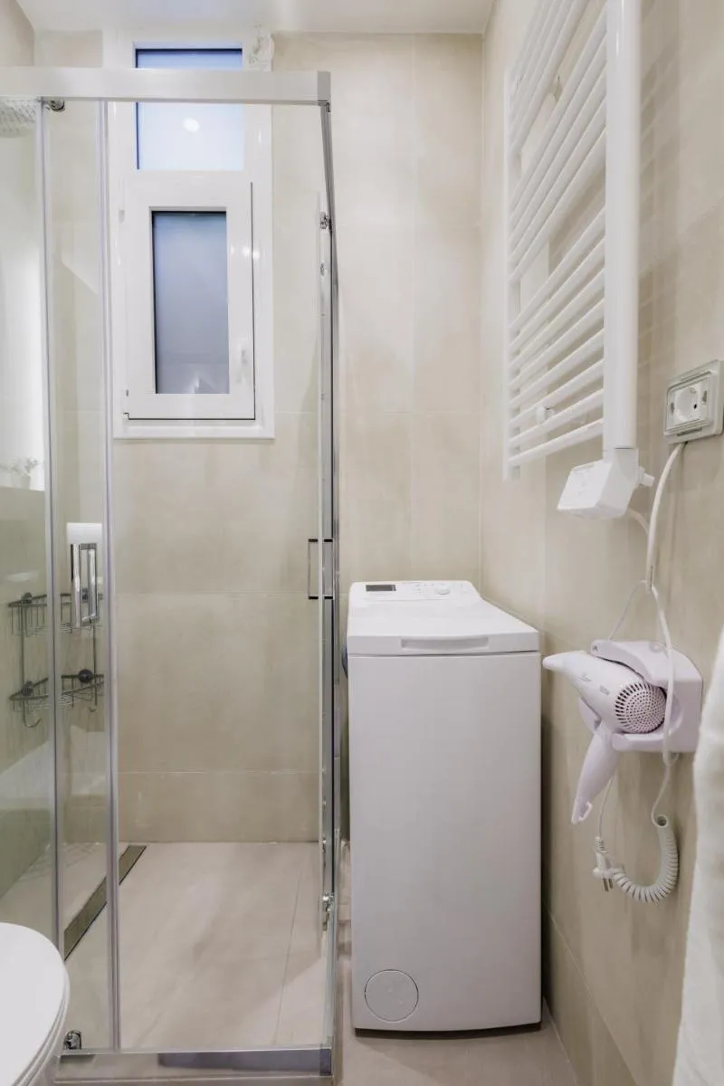 Image 5 of Modern & Stylish 1 BDR Apartment