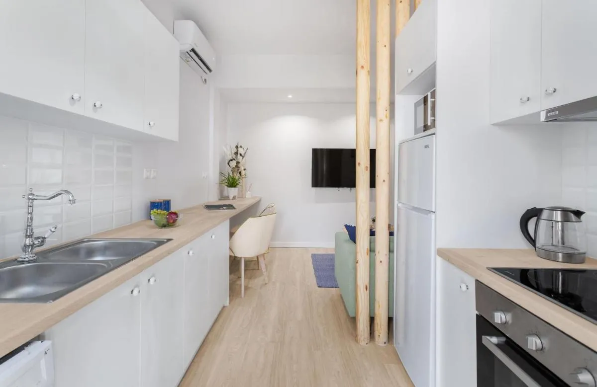 Image 3 of Modern & Stylish Hideaway Downtown near Acropolis & Metro
