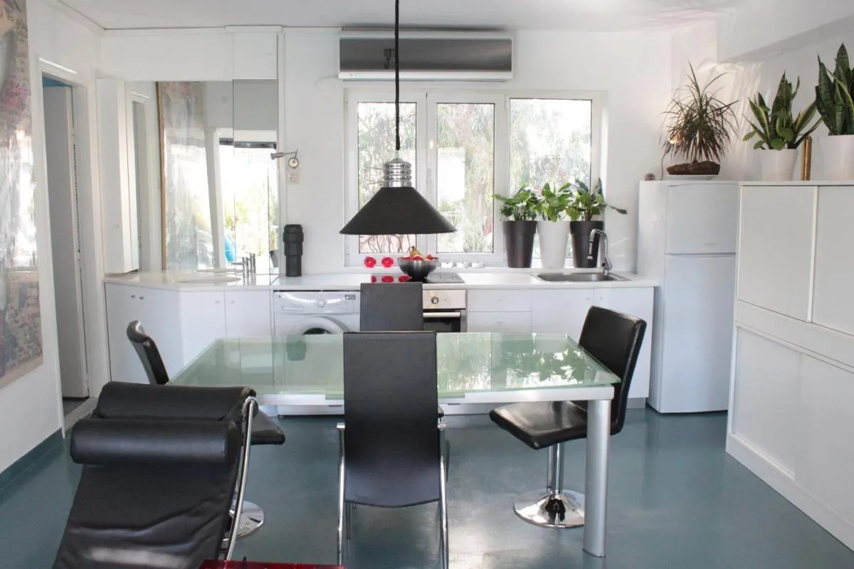Image 4 of Modern, fully equipped apt with private balcony – CT1