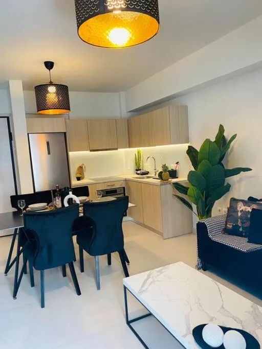 Image 4 of NEW 2BD Apt with Shared Rooftop Pool