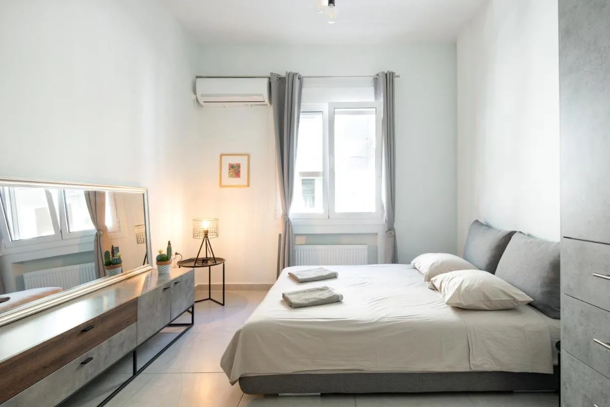 Image 4 of Newly Renovated Cozy Studio Downtown Athens