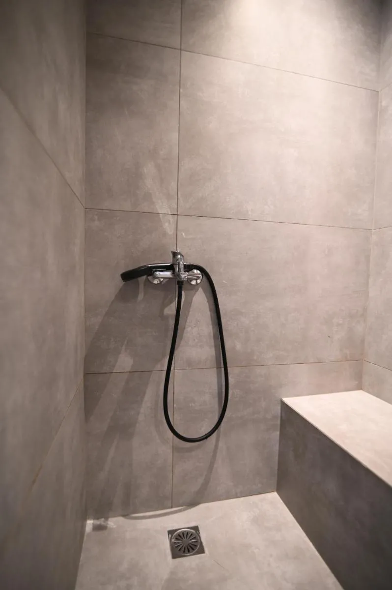 Image 3 of Nueva Upscale by Neuvel