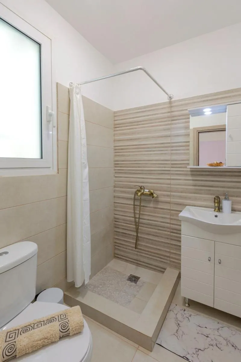 Image 4 of Pagrati Honeymoon Suite