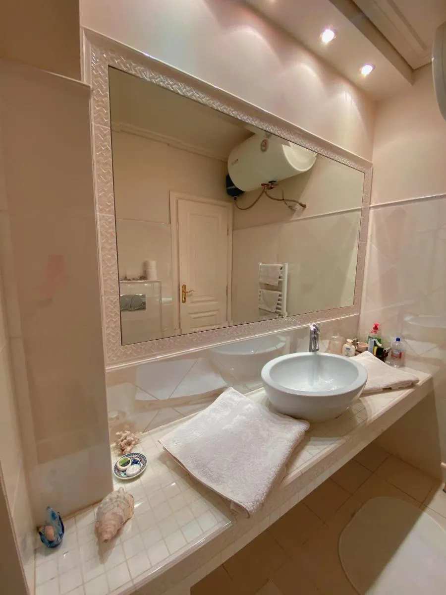 Image 4 of Pendeli’s Luxury