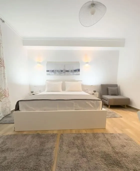 Image 1 of Petite Retreat in Kolonaki, Athens /Netflix