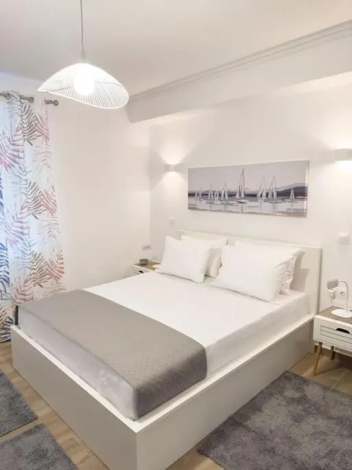 Image 2 of Petite Retreat in Kolonaki, Athens /Netflix