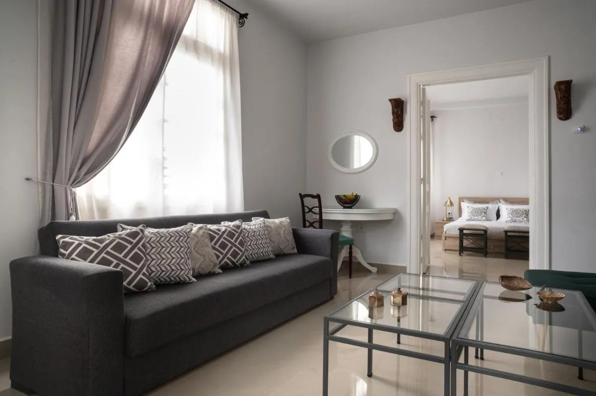 Image 5 of Polytimon, an Athenian neoclassical apartment
