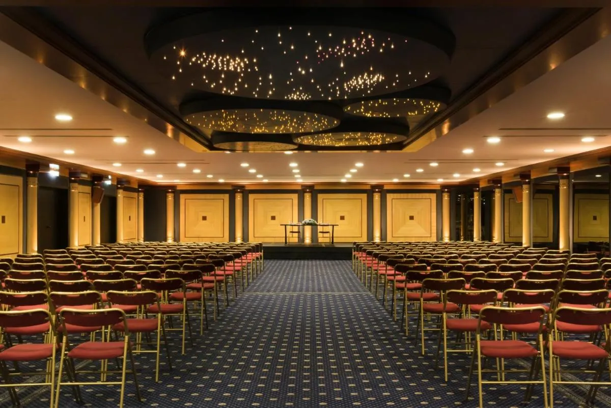 Image 3 of President Hotel
