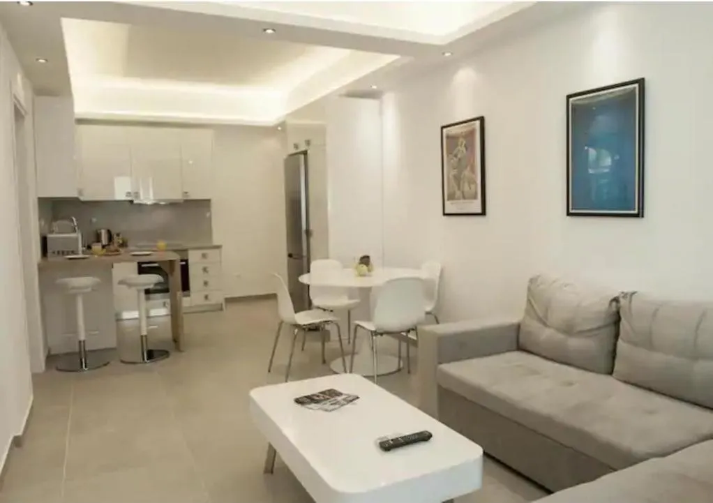 Image 2 of SYNTAGMA VOULIS STREET MODERN APARTMENT