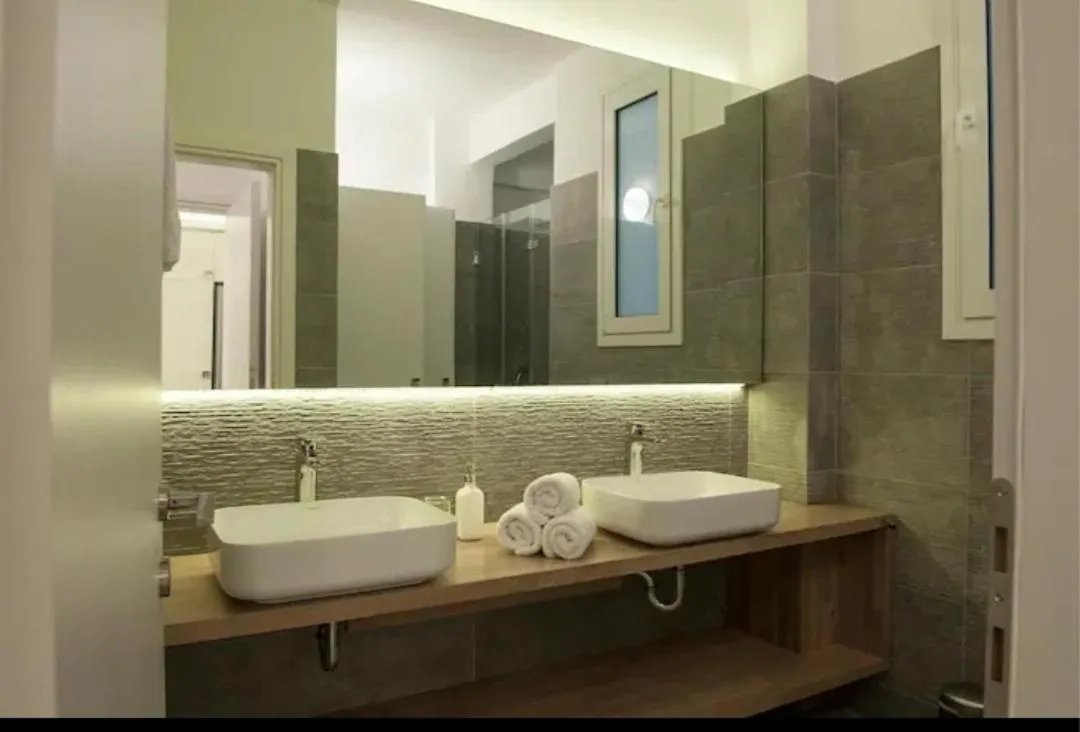 Image 6 of SYNTAGMA VOULIS STREET MODERN APARTMENT