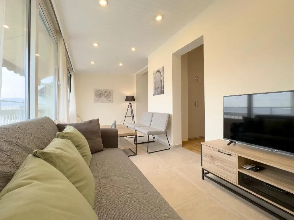 Image of Samou Sunny 74sqm apt in Athens